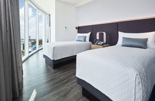 Florida Center Hotel | Universal's Aventura Hotel