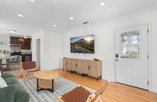 Burbank House | Universal Studio/Burbank/LA Super Cute Home