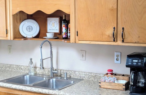 Tallahassee House | University Family & Friends House, 4 bedrooms,2 baths, sleeps 12,near FSU & FAMU