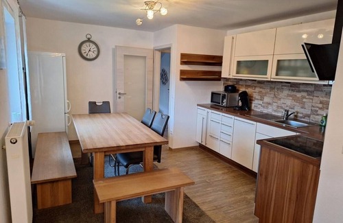 Lam Apartment | Unsere Ferienwohnung "auszeit" mit 160 qm Befindet Sich im Dachgeschoß und Bietet Platz für 10 Erwachsene und 2 Kinder