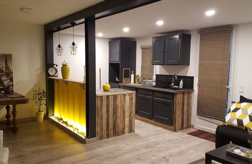 Chateauneuf-sur-Isere House | Unusual housing: Containers in a green and quiet setting