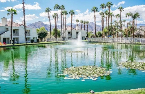 Palm Desert Condo | Unwind *3 Pools/11 Hot tubs * 2/2 w/Kitchen for 6!