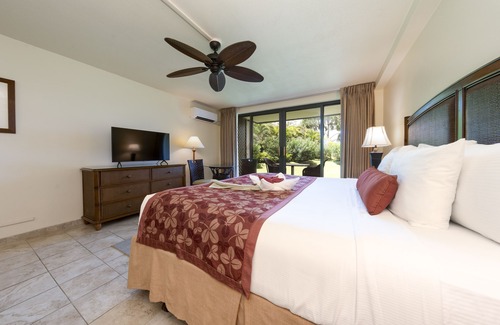Princeville Hotel | Unwind and Enjoy Princeville's Beauty! 2 Relaxing Units, Kitchen, Swimming Pool!