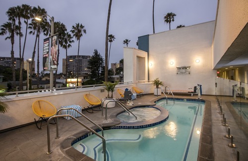 Venice Hotel | Unwind and Relax! Outdoor Swimming Pool, Spacious Unit Close to Venice Beach!