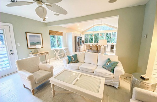 Summerplace House | Unwind at our beautifull dog friendly beach with private access!