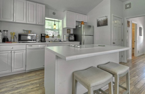 Copperhill House | Unwind at this new Tiny Home with firepit! Close to town.