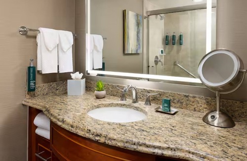 Tucson House | Unwind in Style: 2 Queens, Hilton Tucson East, Scenic Beauty, Pool Access