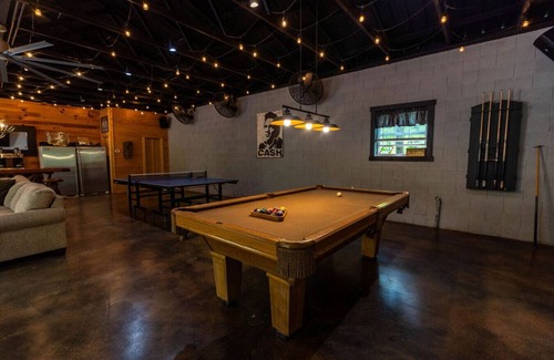 Copperhill Cabin | Unwind in the Wilderness, but Keep the Hot Tub!