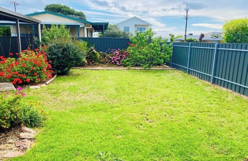 Port Willunga House | Unwind @ Retro-Vibe Pet Friendly