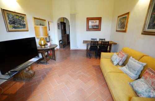 Santissima Annunziata Apartment | UNYCA - Typical Florentine Hideaway