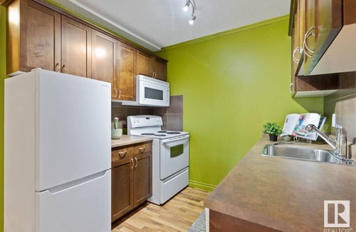 Southwest Edmonton Condo | UofA, UofA Hospital, Cafés, Trails, Whyte Ave!
