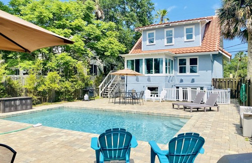 New Smyrna Beach House | UP TO 2 COTTAGES AVAILABLE, PRIVATE POOL, COURTYARD, STEPS FROM FLAGLER AVE.