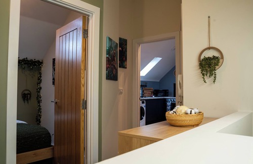 Derby Apartment | Upbeat Jungle Loft Apartment