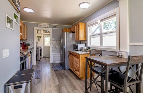 Cody House | Updated 2-bedroom home in Cody, WY! Sleeps up to 6, with A/C