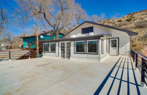 Buffalo Springs House | Updated Buffalo Springs House on the Lake!