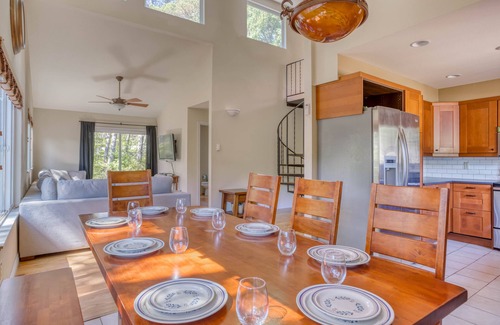 Rockaway Beach House | Updated Cabin Near Rockaway Has Outdoor Dining, Fire-Pit, 3 Blocks from Beach!