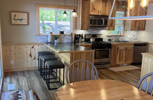 Breezy Point Cabin | Updated Cabin on Lake Ossawinnamakee w/Paddle Boards & Peddle Boat!