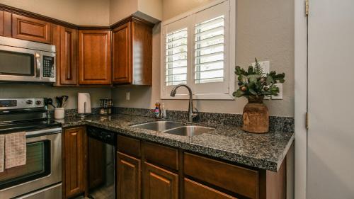 South Scottsdale House | Updated Condo in A Old Town Scottsdale Location