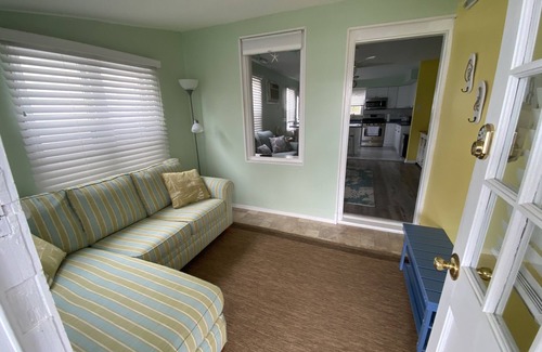 North Wildwood Cottage | Updated Cottage only 2 blocks from beach and boards!