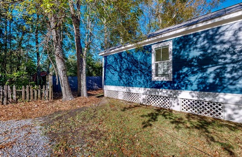 Ocean Springs Cabin | Updated Downtown Cottage - Community Garden Access