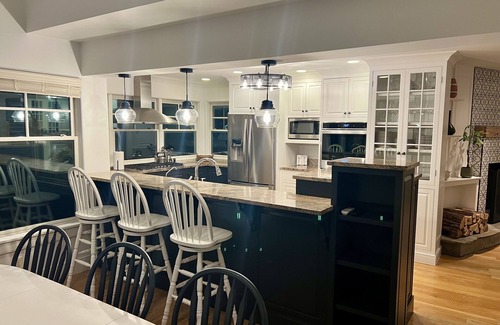 Cedar House | Updated! Elizabeth House is a Charming Craftsman on Little Traverse Lake.