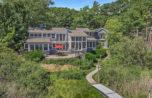 Cedar House | Updated! Elizabeth House is a Charming Craftsman on Little Traverse Lake.