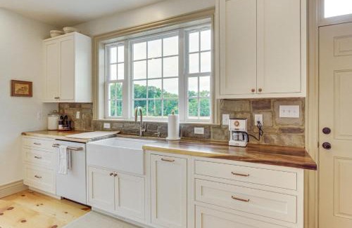 Middletown House | Updated Farmhouse Less Than 2 Mi to Historic Middletown!