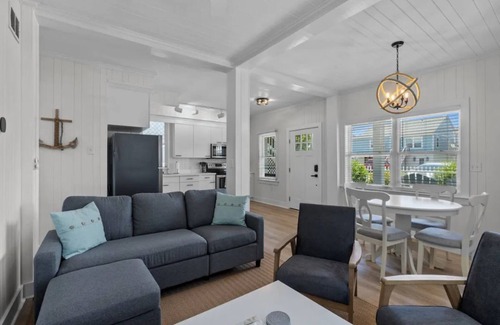 Atlantic Beach Cottage | Updated FULL Duplex - Perfect Large Fam Vacay Spot