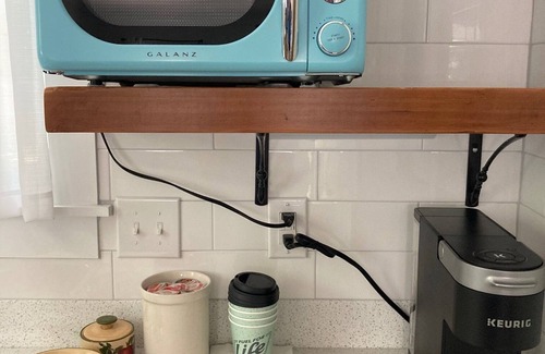 Morehead City House | Updated Guest House in Beaufort Historic District-Walkable to Front Street!