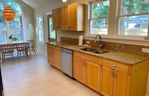 Downtown Historic District House | Updated Historic Family Home Dogs ok Walk to Town Easy Parking