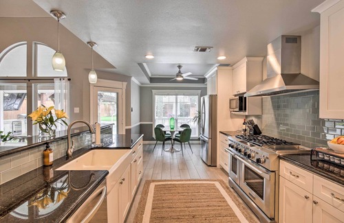 Vickery Place House | Updated Home < 4 Mi to Dtwn Dallas!