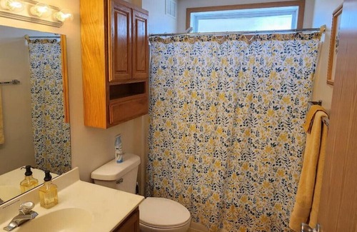 Moorhead House | Updated home - great yard!
