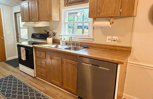 Mesena House | Updated home in Thomson near lake and boat ramp