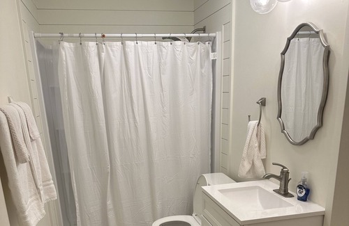 Fairhope Cottage | Updated home with water access and boat lift.