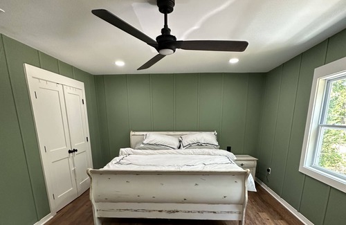 Fairhope Cottage | Updated home with water access and boat lift.