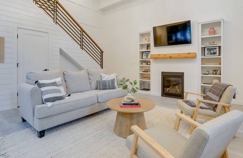 Inglewood-Finn Hill Cottage | Updated Kirkland Cottage Near Juanita Beach Park!