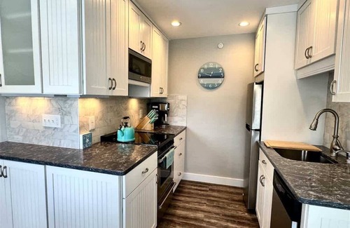 Ogunquit Condo | Updated Lookout Condo