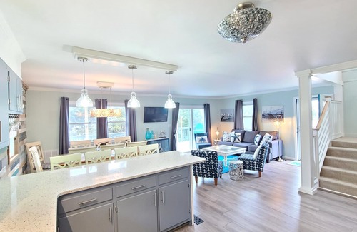 Kill Devil Hills House | Updated Oceanside 4BR/2Bath Saltbox/HOT TUB/walk to the beach/MP9