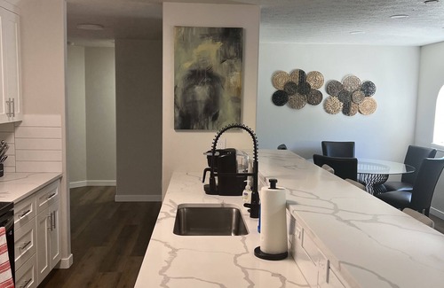 Moran Prairie House | 🔥Updated Rancher near 🛍 shopping & restaurants 🍽 🐾