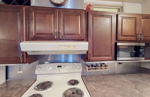 Alyeska Condo | Updated ski-in/ski-out condo with game room & sauna
