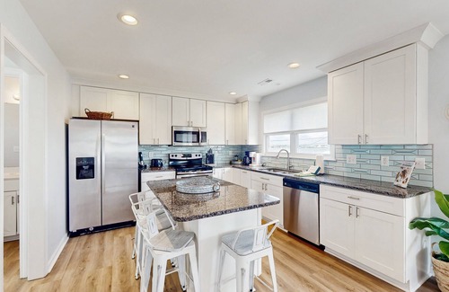 Morehead City House | Updated three-story home with kayaks, bikes, & water views - great location