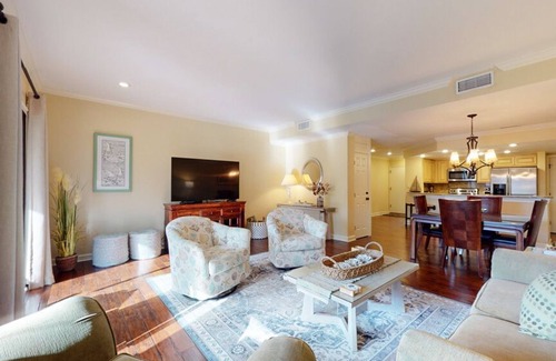 Shelter Cove Villa | Updated Villa within Shelter Cove Harbour!