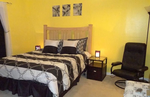 West Melbourne House | Upgraded!, Affordable, Quiet, Relaxing, Close to the beach in Sunshine State