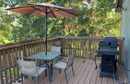 Sylvan Lake Cottage | Upper Cottage Suite in Sylvan Lake - 2 Bedroom, sleeps 2 Adults