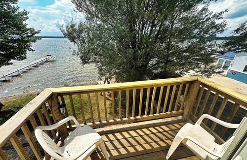 Lake City Apartment | Upper Level Lakeview Room