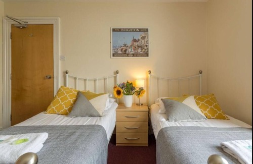 Kemptown Hotel | Upper Rock 9 - double room en-suite
