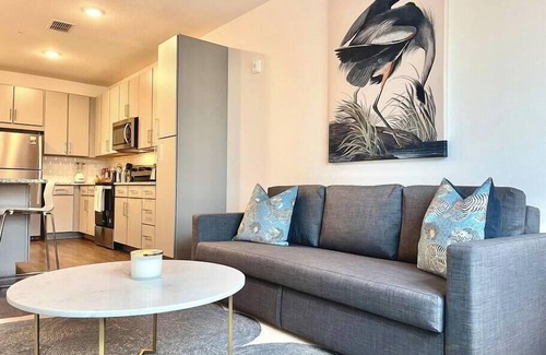 North Hyde Park Apartment | Upscale 1/1 King Pad Pool ParkFree UT