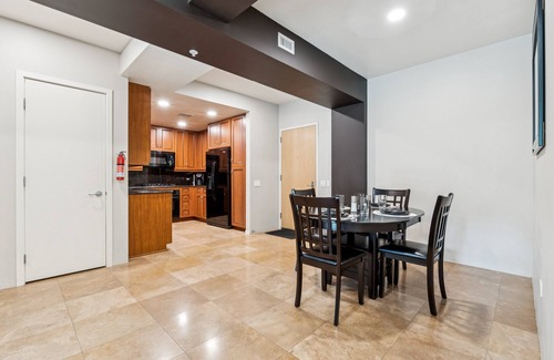 Fashion Square Condo | Upscale 1-Bedroom Condo in Optima Camelview – Walk to Old Town Scottsdale!