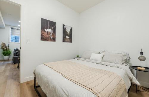 Capitol Hill Apartment | Upscale 1 Bedroom Suite Near Downtown, Free Wifi and Coffee