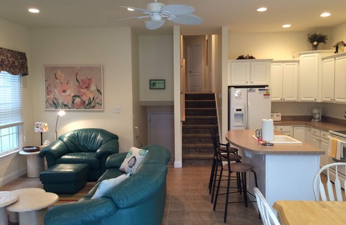 North End Condo | Upscale 1st fl condo located in OC steps away from the beach and boardwalk.